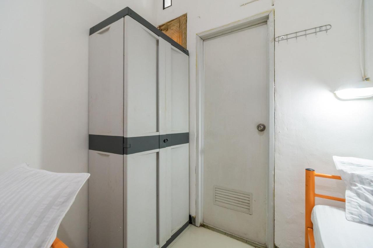Reddoorz Near Terminal Bubulak Bogor Hotel Exterior photo