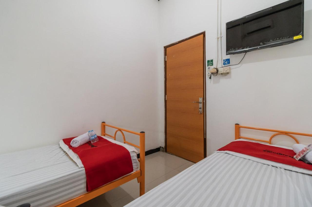 Reddoorz Near Terminal Bubulak Bogor Hotel Exterior photo