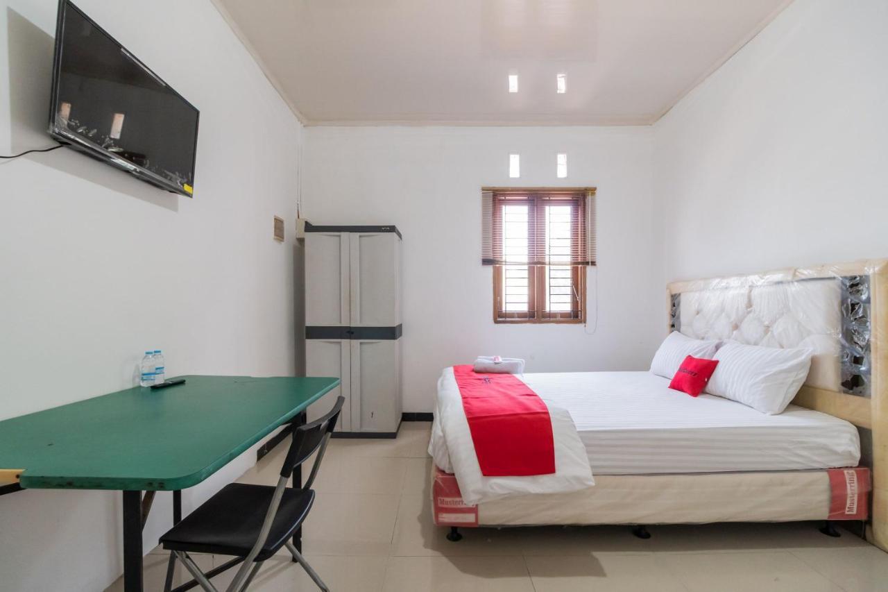 Reddoorz Near Terminal Bubulak Bogor Hotel Exterior photo